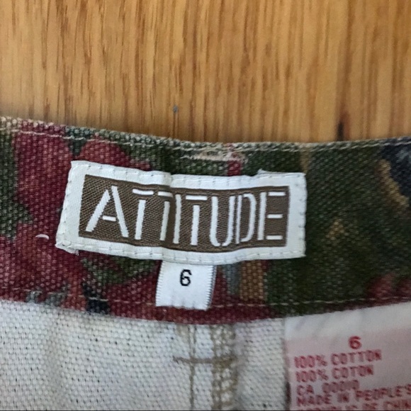 Vintage Floral Jean Skirt with Buttons - Picture 5 of 8